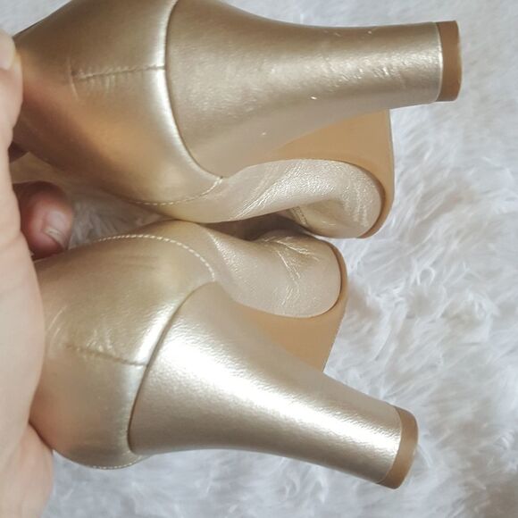 Stuart Weitzman Vintage Heels Pumps Gold Elastic Top Trim Block Heel Size 7.5 - Picture 7 of 16